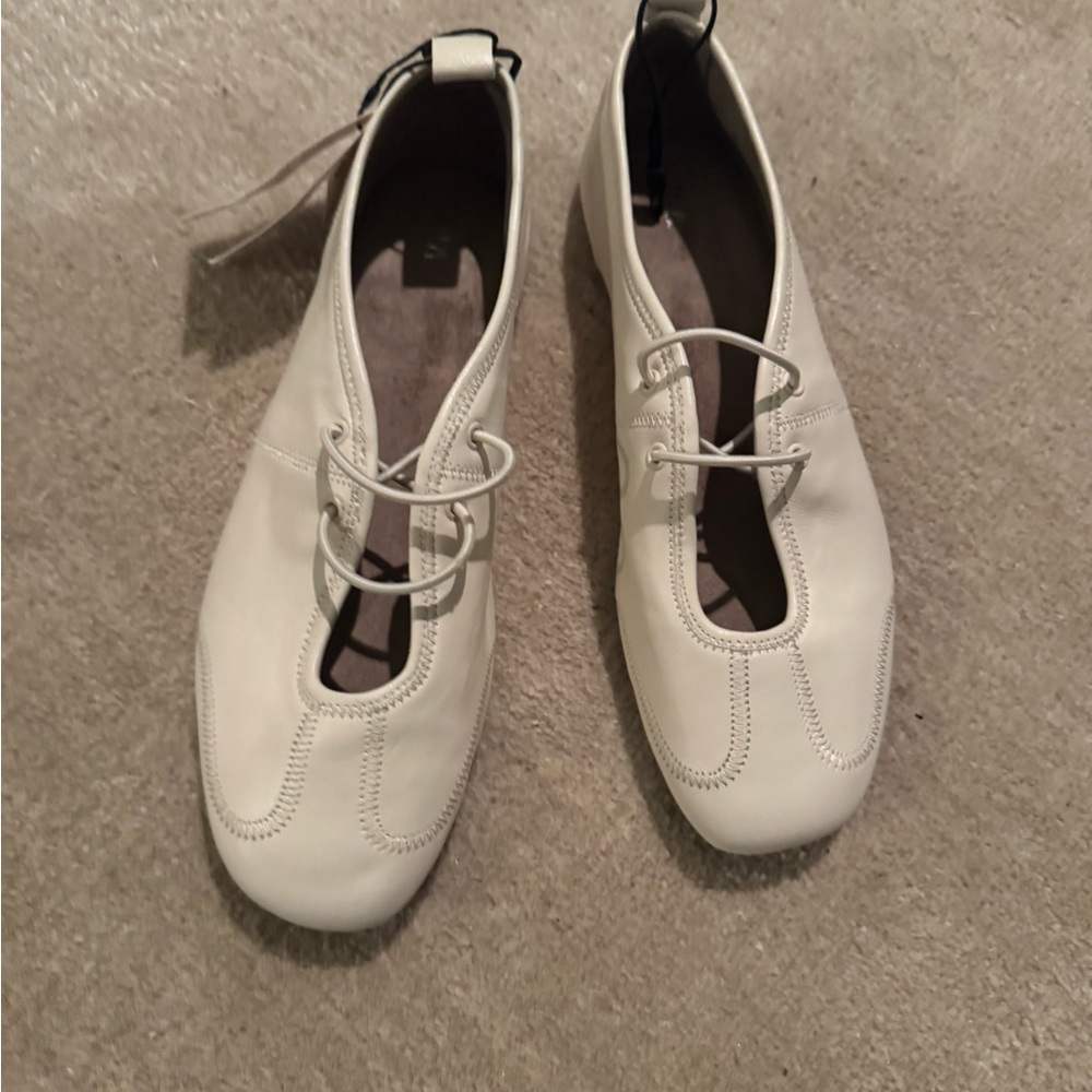 Brand NEW Zara White Lace-Up Ballet-Inspired Flats